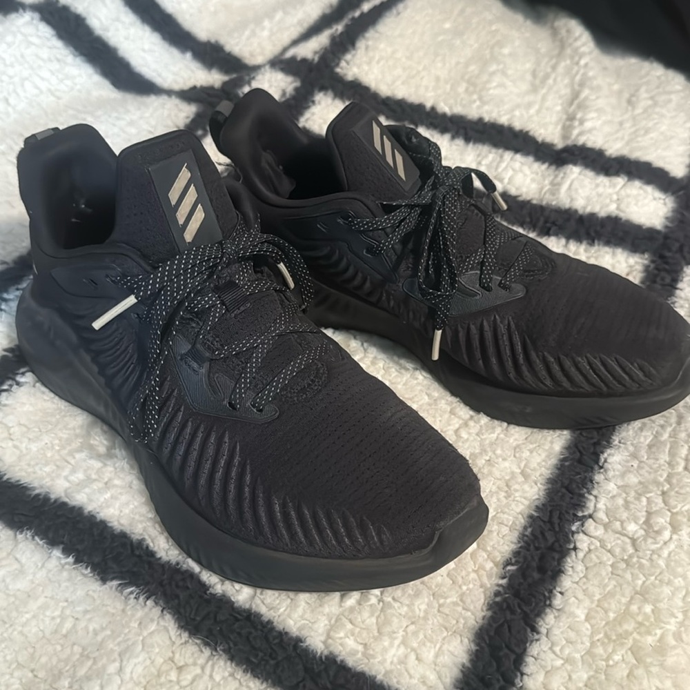 Adidas Women’s tennis shoes